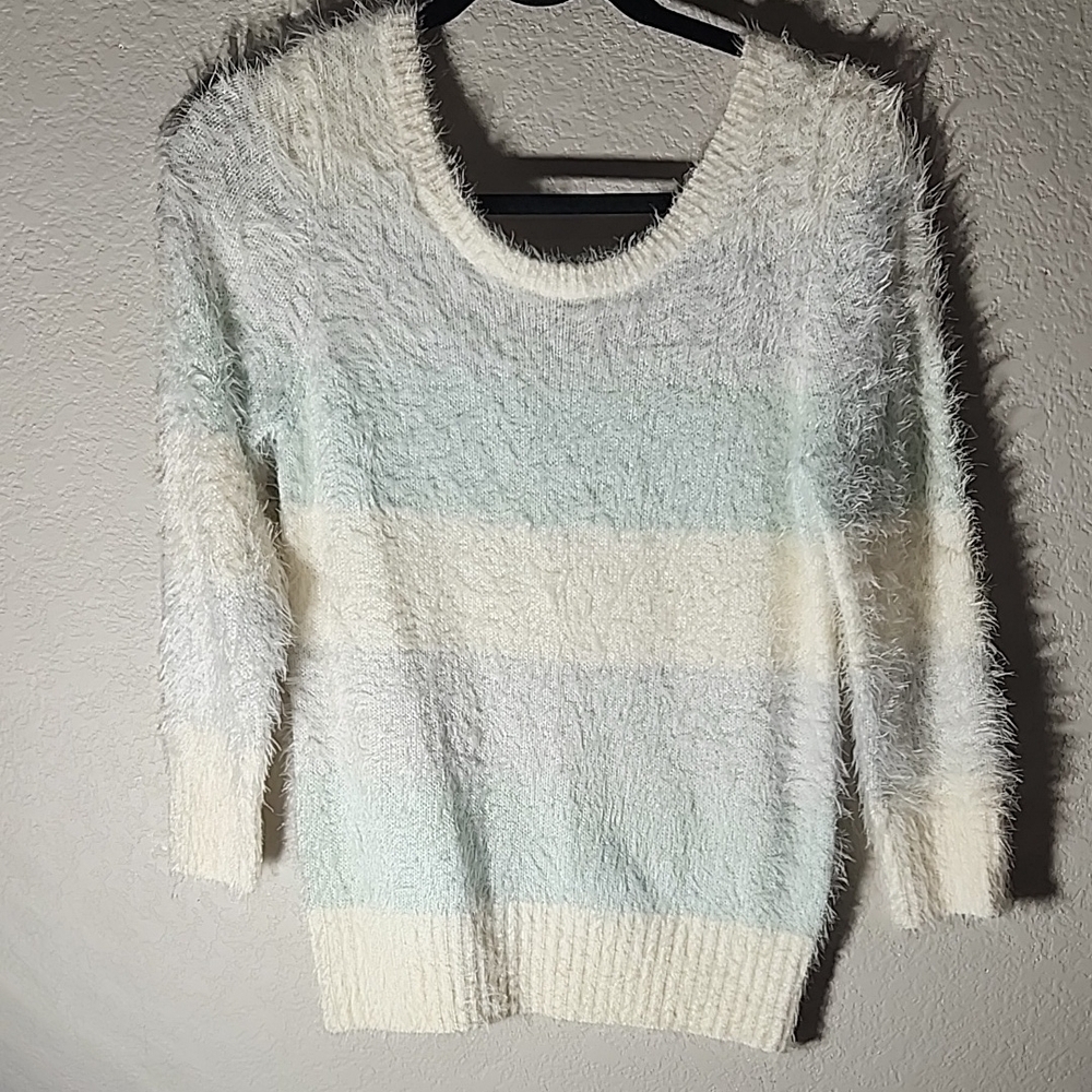 Almost Famous Sweater Womens Size L Blue White Feather Yarn